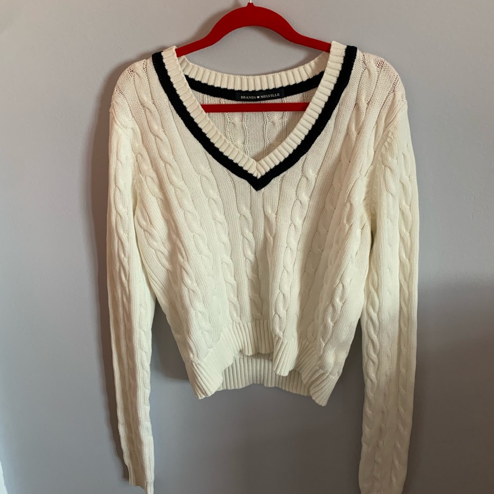 Brandy Melville White Cable knit Cropped Sweater🥰